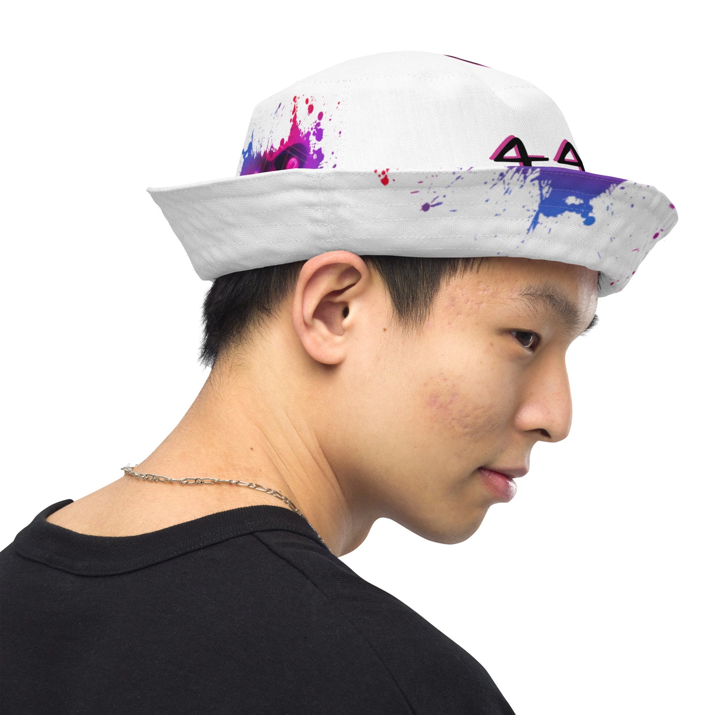 Reversible bucket hat